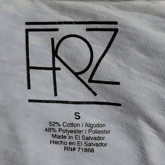 FIPZ Women's Blue U-neck T-shirt Size S - Picture 3 of 4